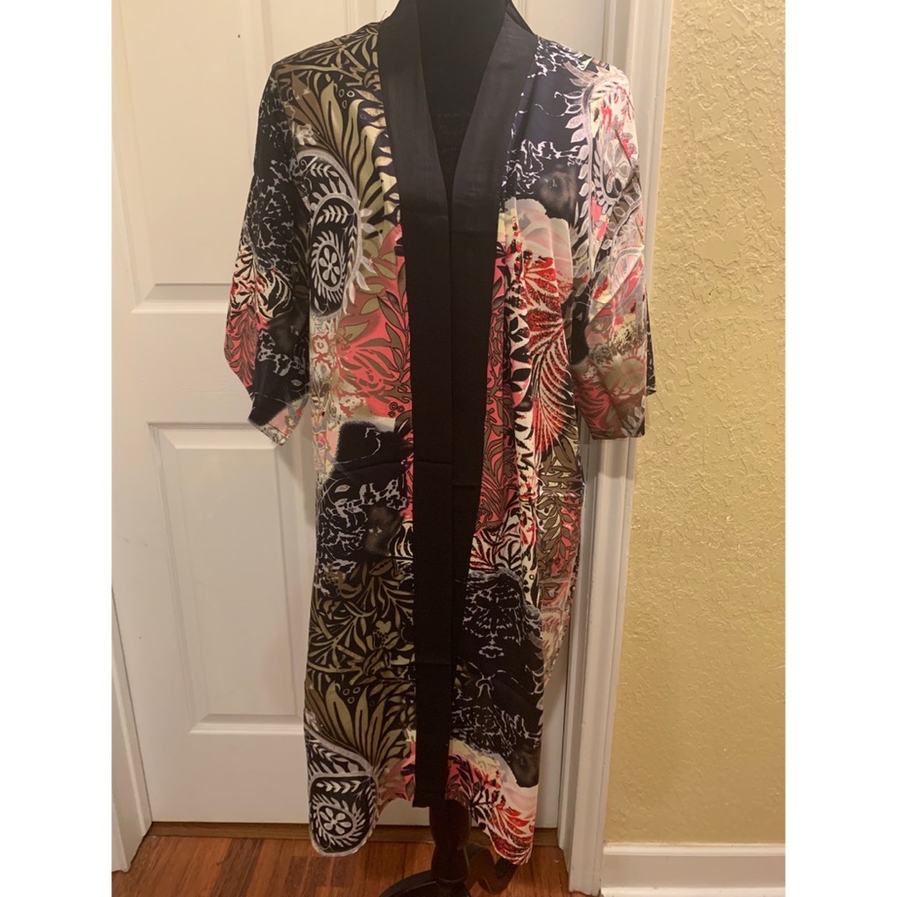 Black/Pink Flower and Leaves Kimono Cardigan